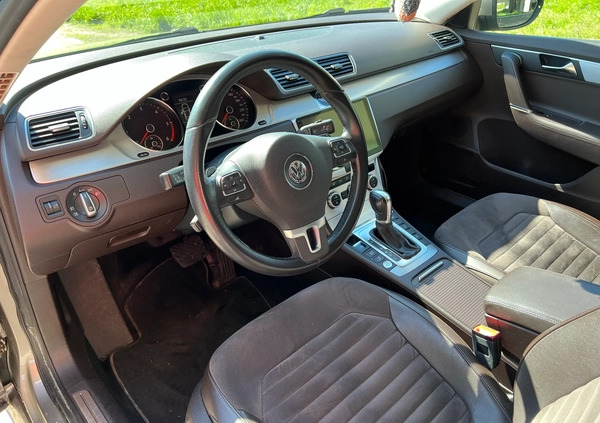 Volkswagen Passat cena 42000 przebieg: 240254, rok produkcji 2012 z Warszawa małe 436